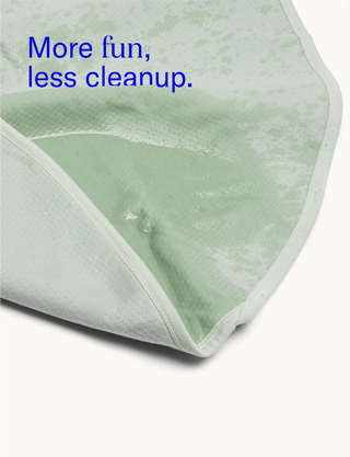 Dame Thro Waterproof Squirt Blanket