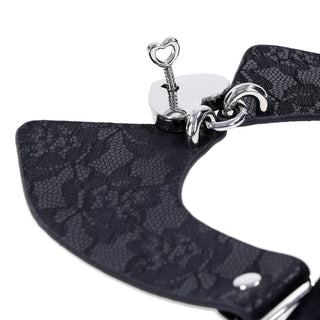 Sportsheets Sex & Mischief Heartbound Adjustable Lockacble Lace Day Collar