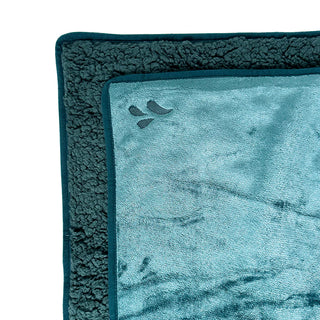 Splash Blanket The OG Plush Waterproof Squirt Blanket